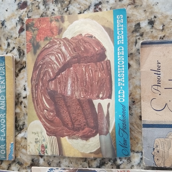 Variety of Vintage Paperback Cookbooks - Picture 7 of 8